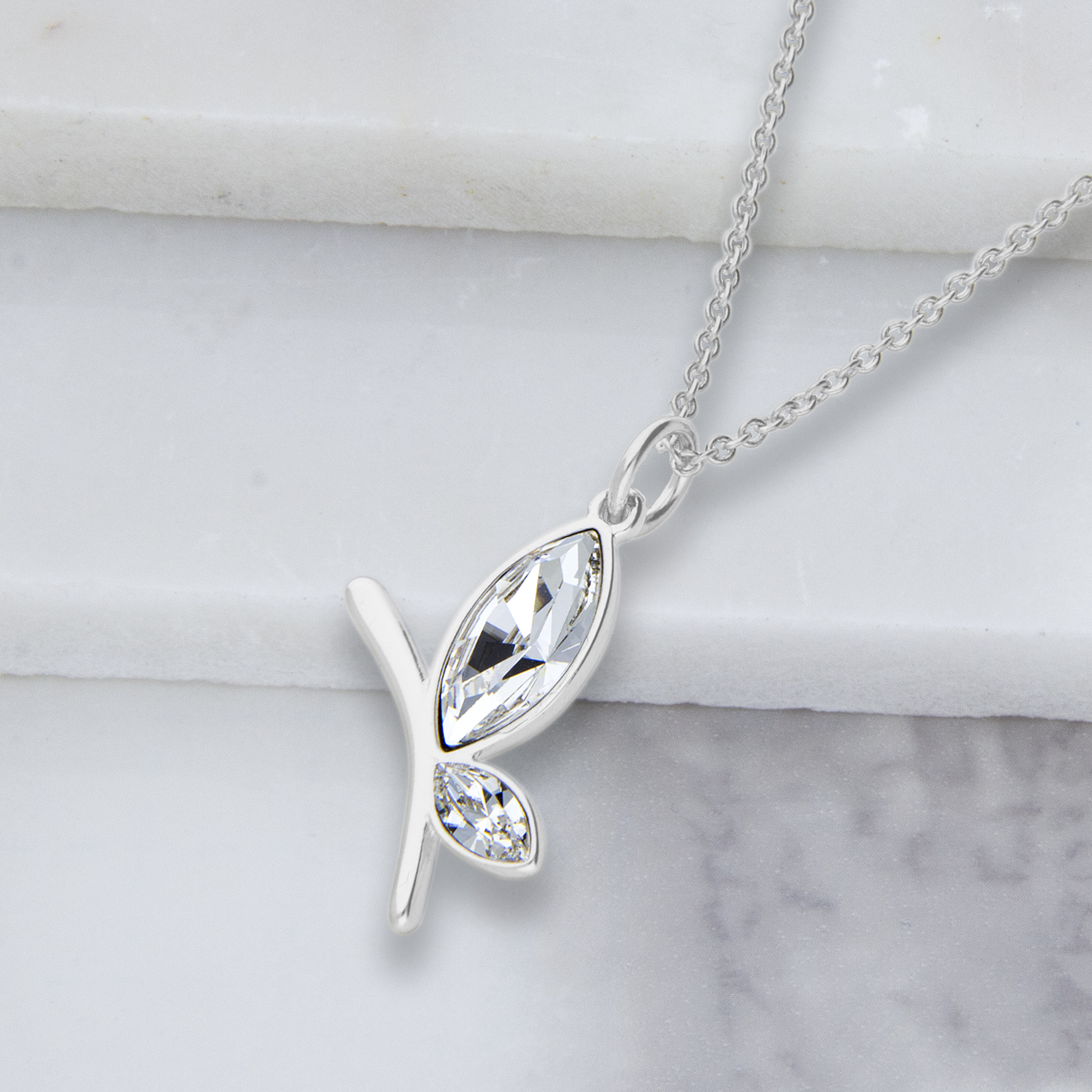 Collar Mariposa Baño de Rodio | Cristal Swarovski .