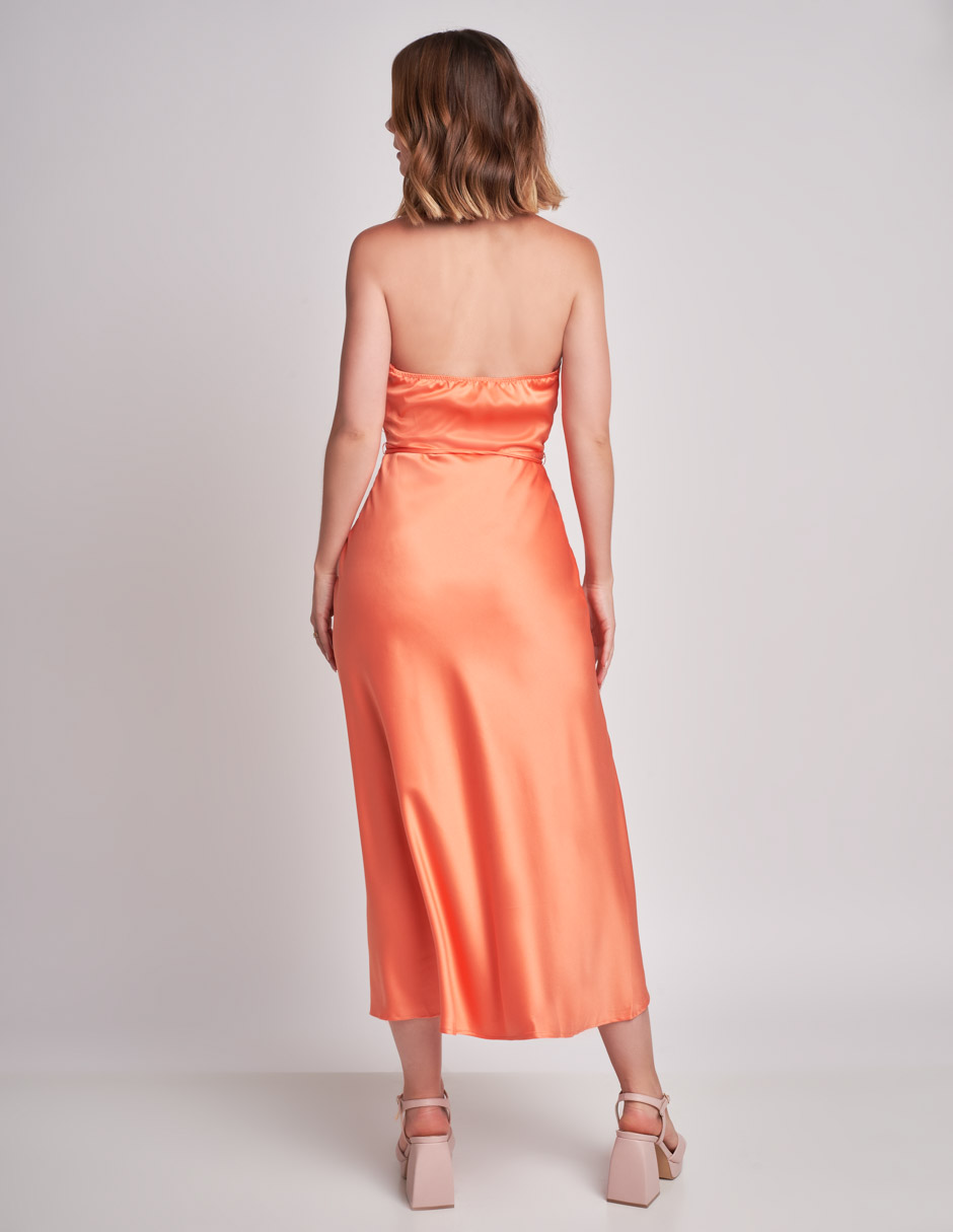 Vestido Halter Largo Midi: Elegancia Satinada con Espalda Descubierta