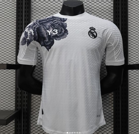 Nuevo! Jersey Real Madrid 2024/2025 Edicion Especial Y3 Rosas Blanca Talla L.