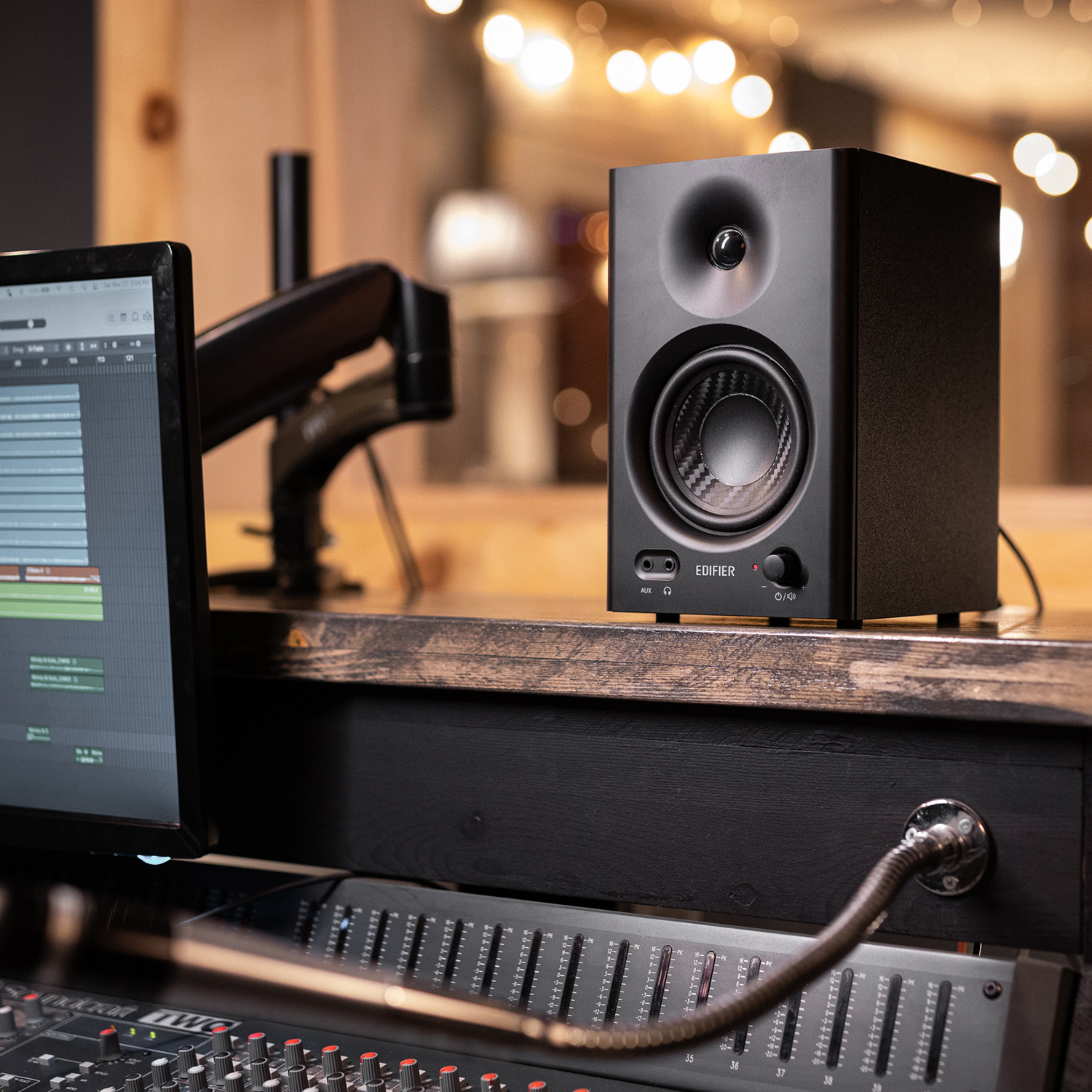 Monitores Estudio Edifier Mr4 Color Negro.