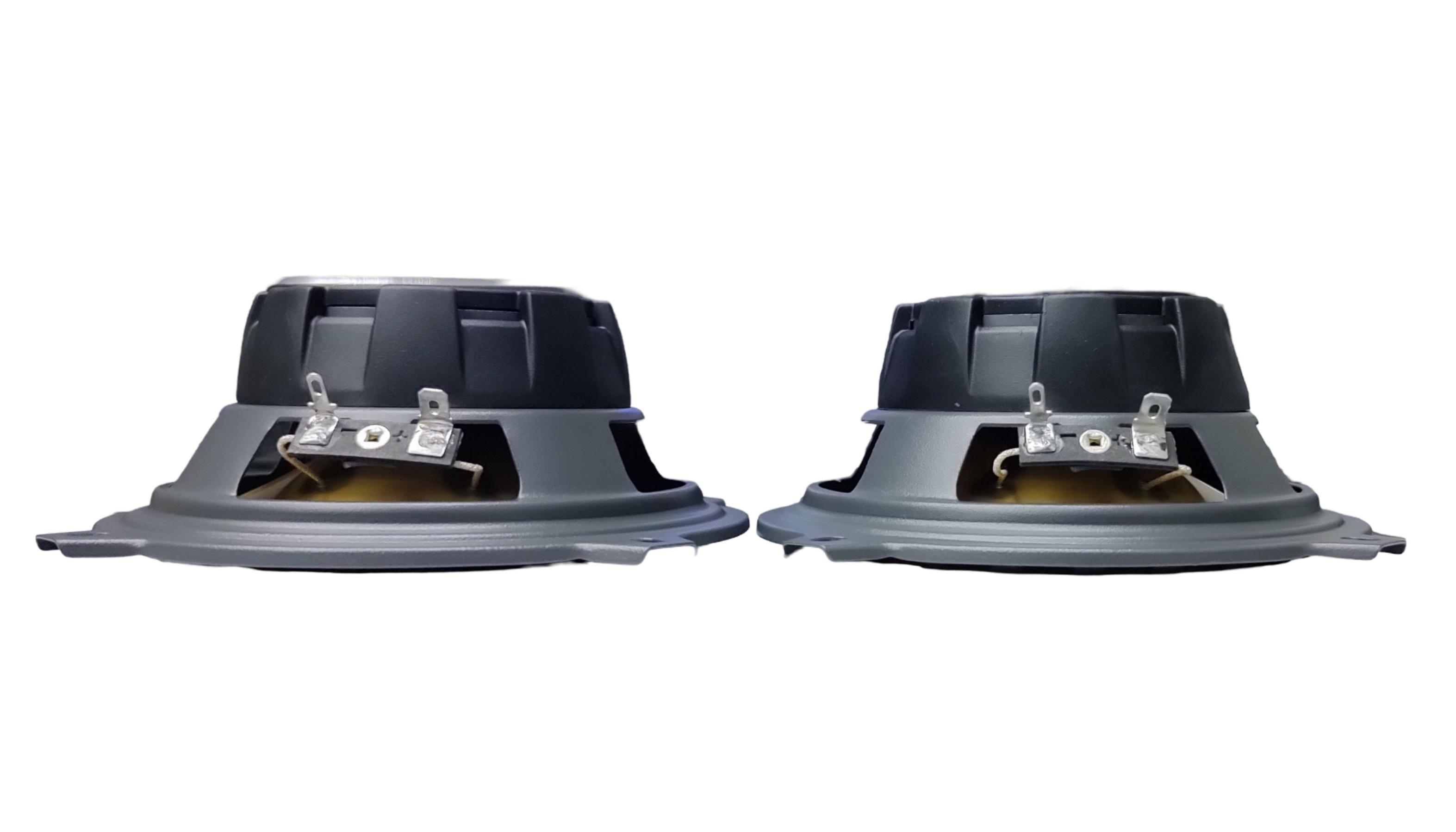 Bocinas Coaxiales SOUNDSTREAM PRO-570 140w Rms 5X7 Pulgadas 4 Ohms 2 Vías Cono Fibra de Carbono IMPP.