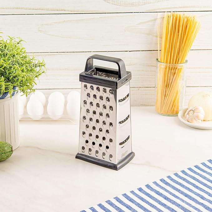 A Rallador con 4 diferentes tipos de Rallado, EKCO Classic, 100% Acero Inoxidable con agarre Ergonómico , ¡Ralla Queso, Verdura y más!.