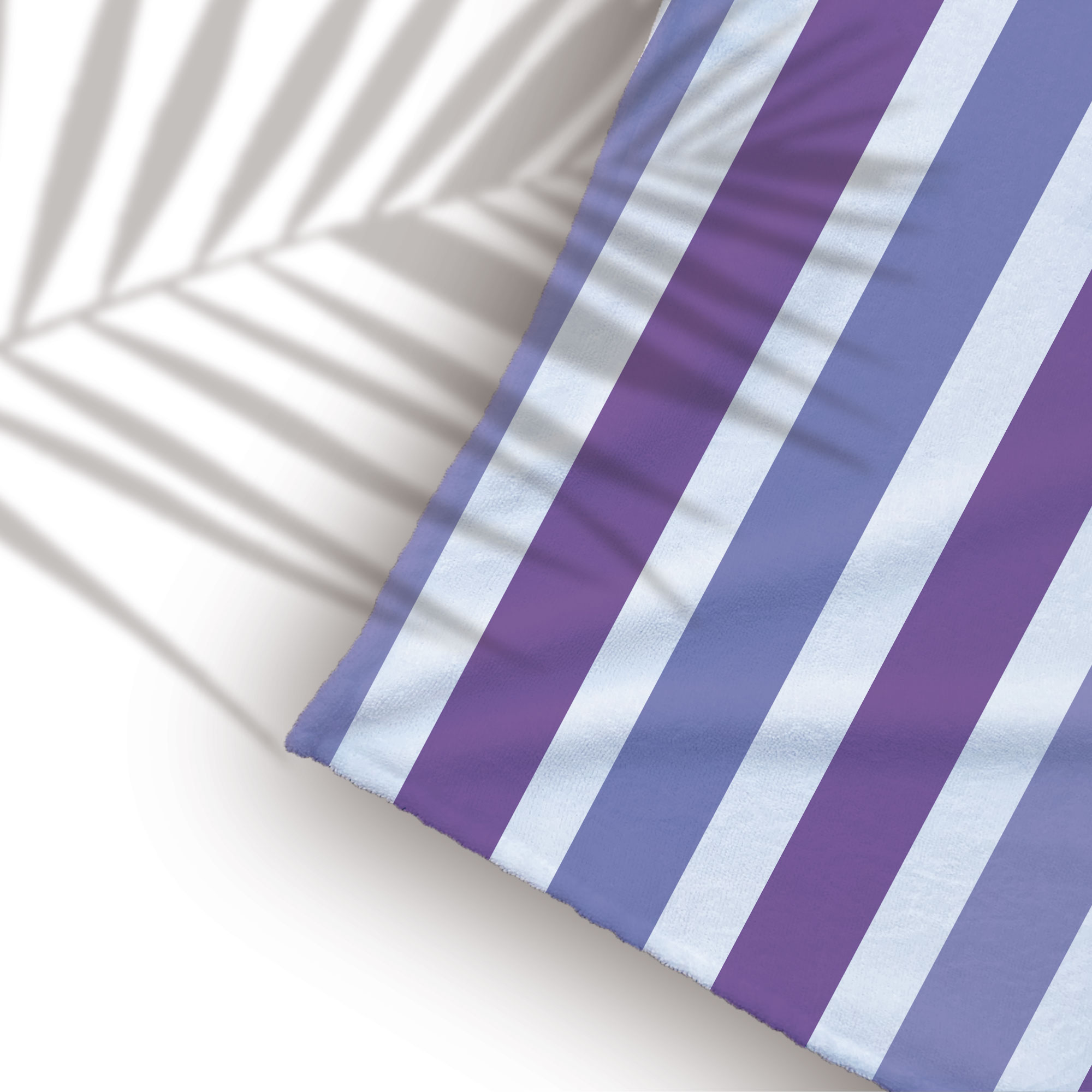 Toalla de Baño Diseño de Líneas Moradas Ligera Y Suave Alta Calidad.