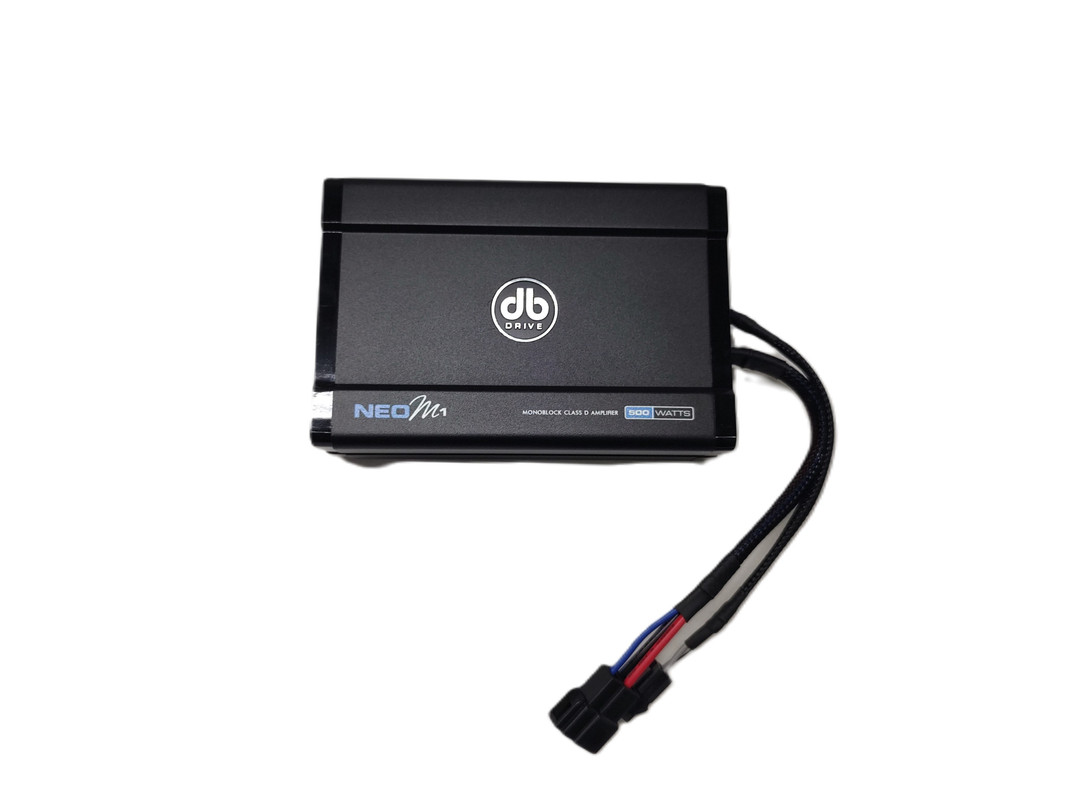 Amplificador Marino Monoblock DB Drive NEO M1 500W Clase D.