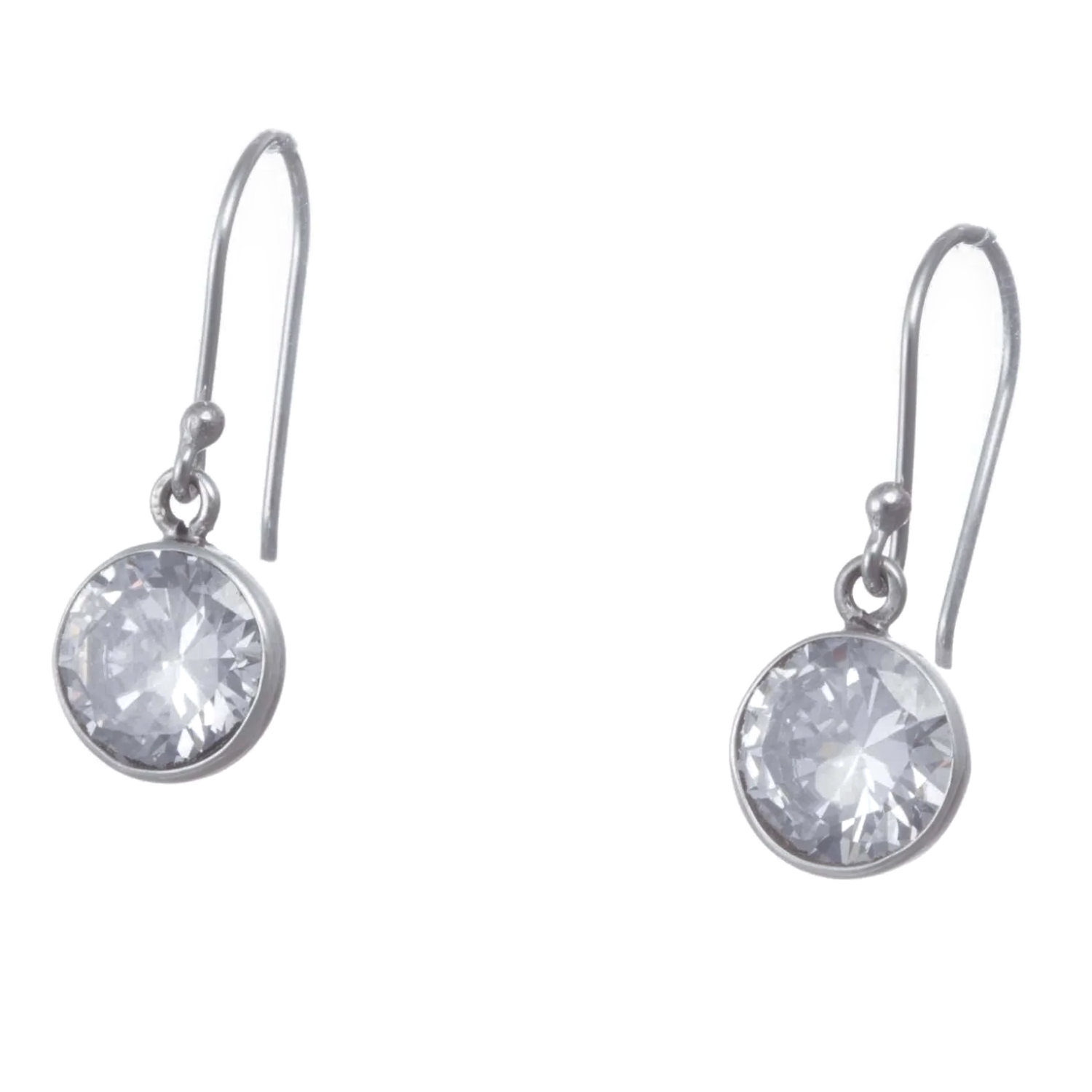Aretes de Plata LEY 925 con zirconias en corte diamante de alto brillo.