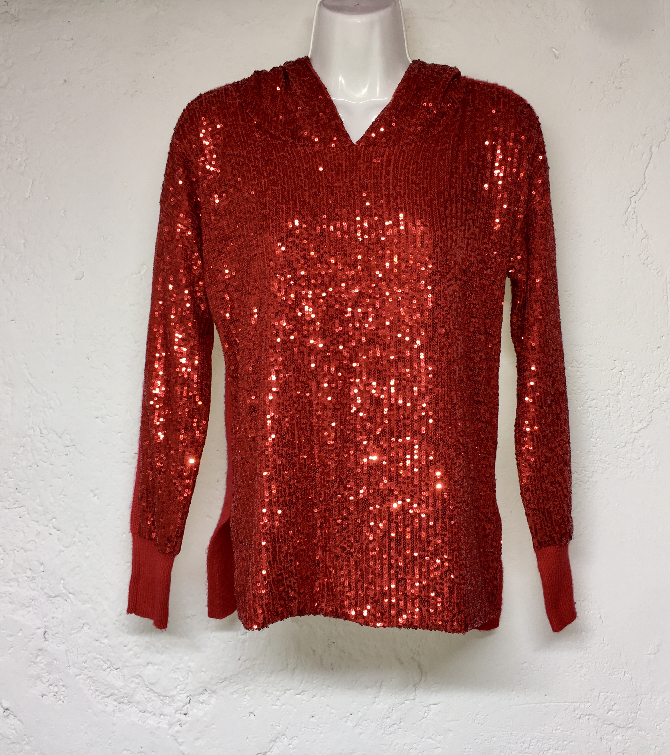 Sudadera talla PS con frente en lentejuela y espalda lisa, color rojo, con lentejuela en la capucha, importada, I-N-C International Concepts..