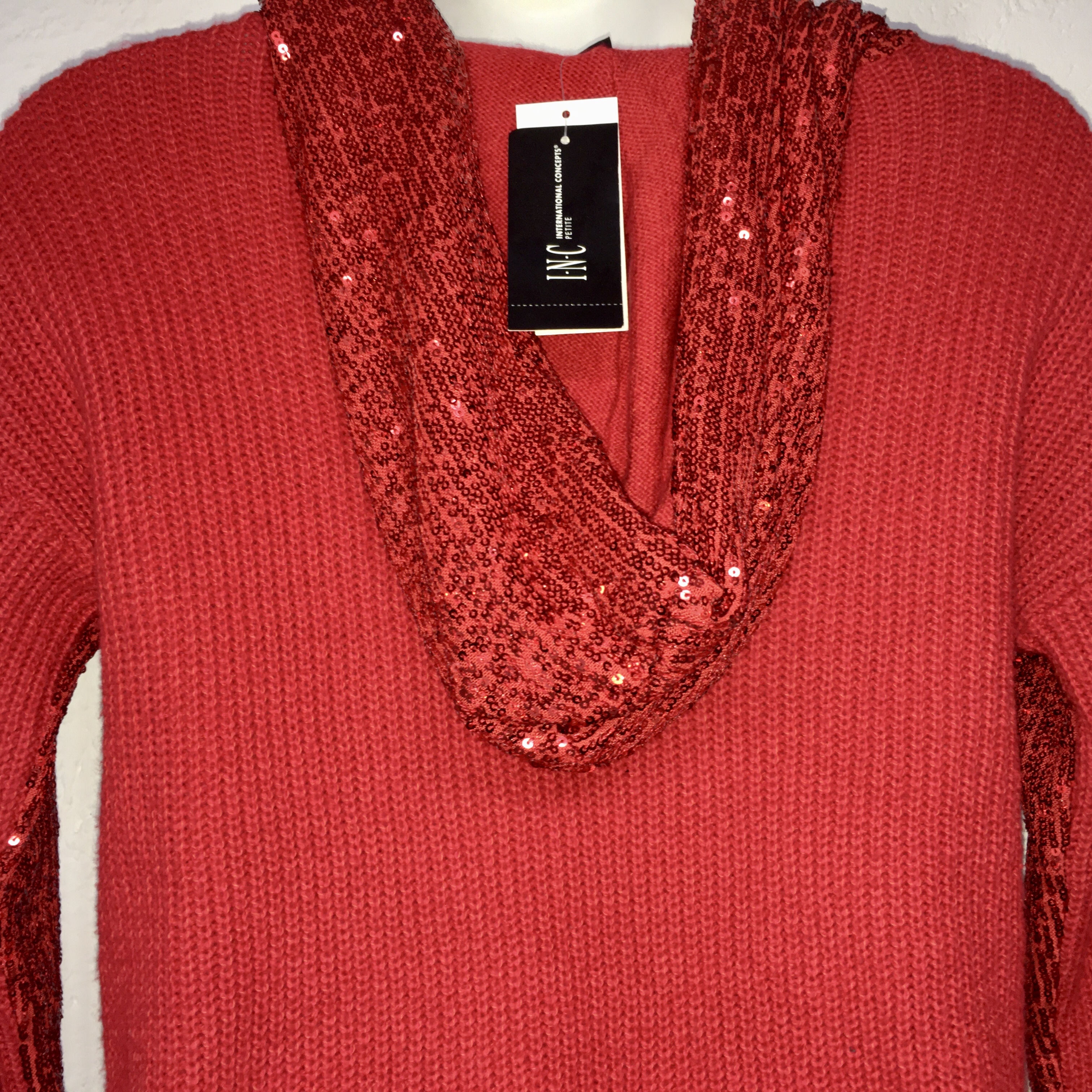 Sudadera talla PS con frente en lentejuela y espalda lisa, color rojo, con lentejuela en la capucha, importada, I-N-C International Concepts..