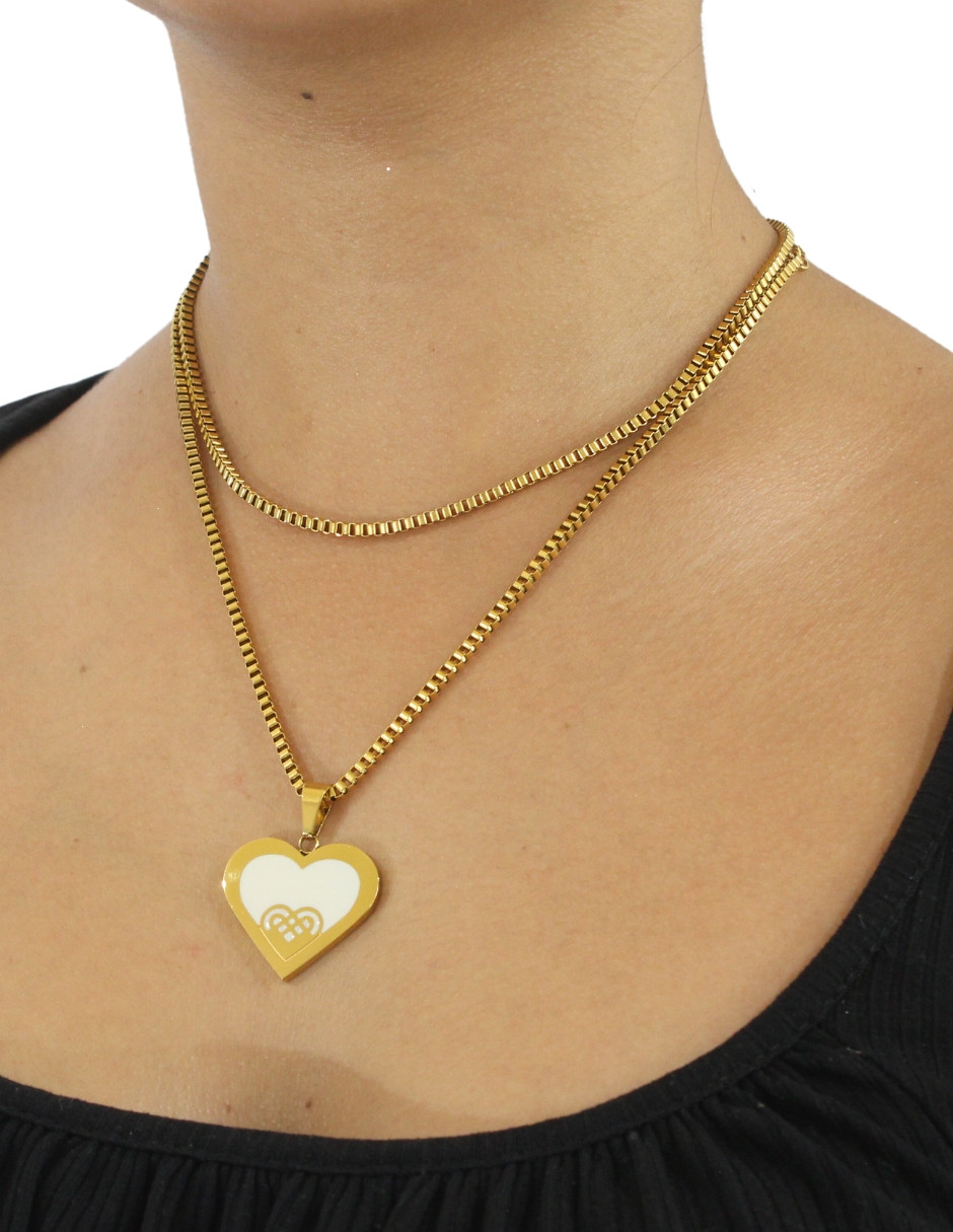 Collar NUVI Medallon Corazon Esmalte Beige.