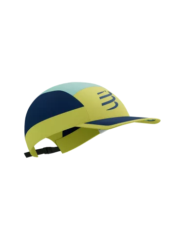 Gorra para correr 5 paneles marca compressport, transpirable y ajustable