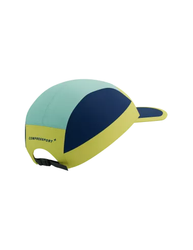 Gorra para correr 5 paneles marca compressport, transpirable y ajustable