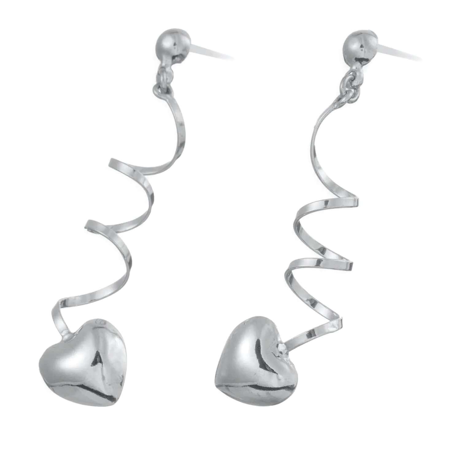 Aretes diseño resorte con corazón de plata elaborado totalmente en fina plata ley 925.