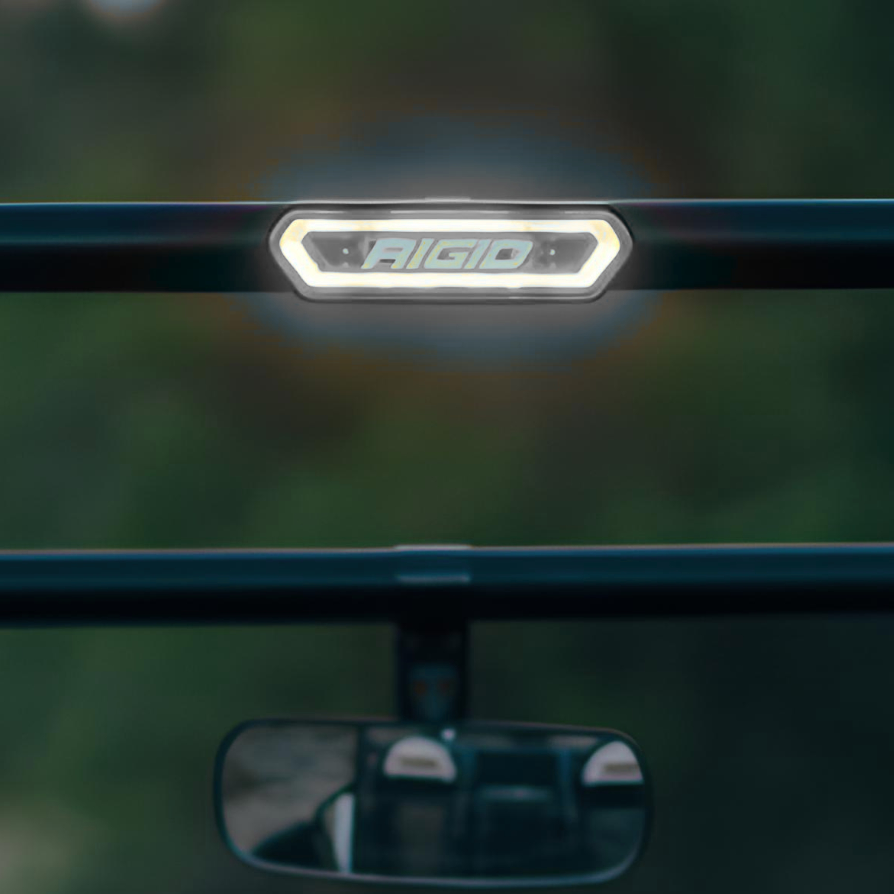 Luz de Stop Led Chase Rigid 90133 Rojo - Multifuncional y Compacta.