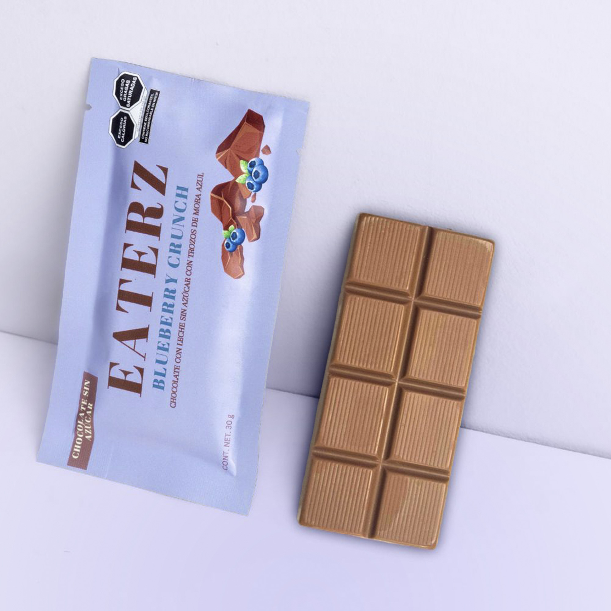 EATERZ | Barras de Chocolate con Leche Sin Azúcar con Trozos de Mora Azul, Blueberry Crunch - 6 Piezas.