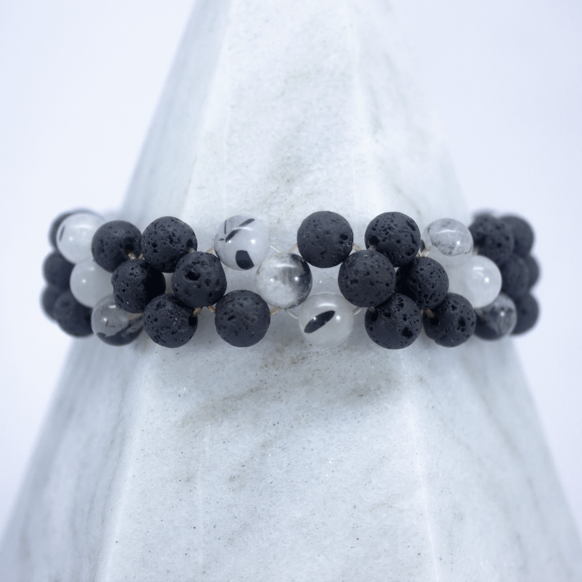 Pulsera Cuarzo Turmalina y Piedra Volcanica