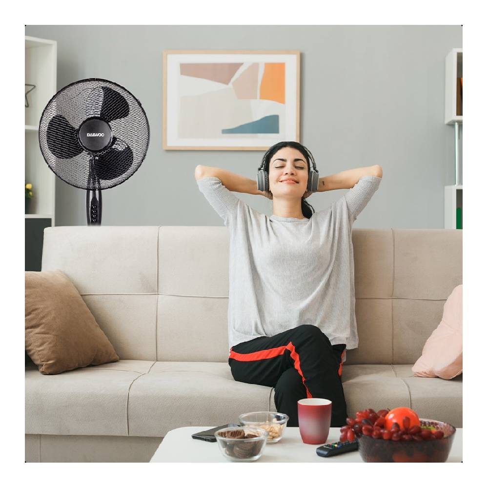 Ventilador Daewoo DI-9416 16 Pedestal 3 Velocidades Negro.