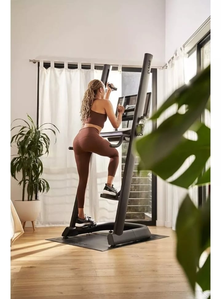 Escaladora Vertical Clmbr Máquina De Fitness Cardiovascular Color Negro.
