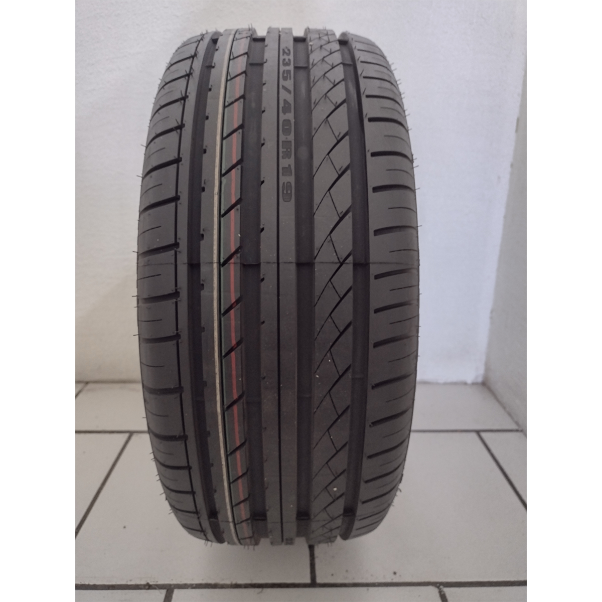 LLANTA 225/55R17 HIFLY HF805 94W XL.