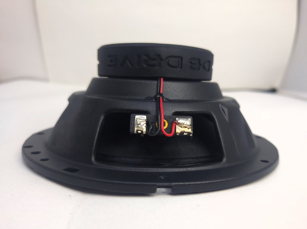 Bocinas Coaxiales DB Drive S65 65W RMS 6.5 Pulgadas 2 Vías.