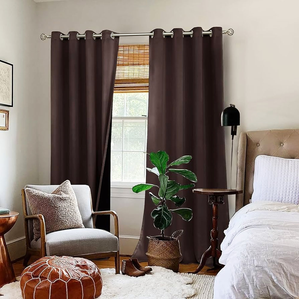 Cortinas Blackout para bloquear luz y ruido Chocolate Kyuden Home.