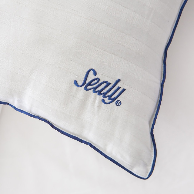 Almohada Sealy Tradicional Original Estándar.