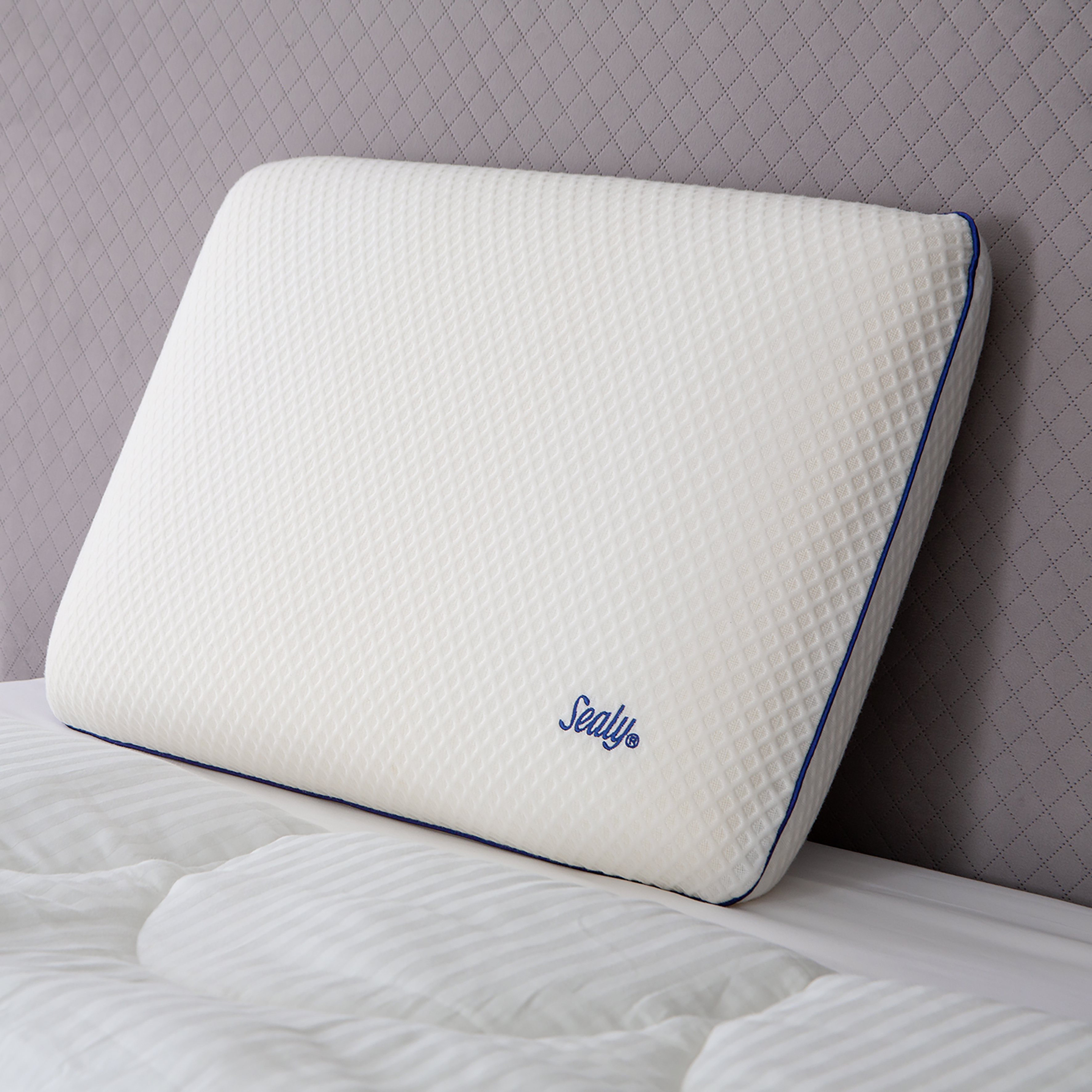 Almohada Sealy Original Memory Foam Estándar.