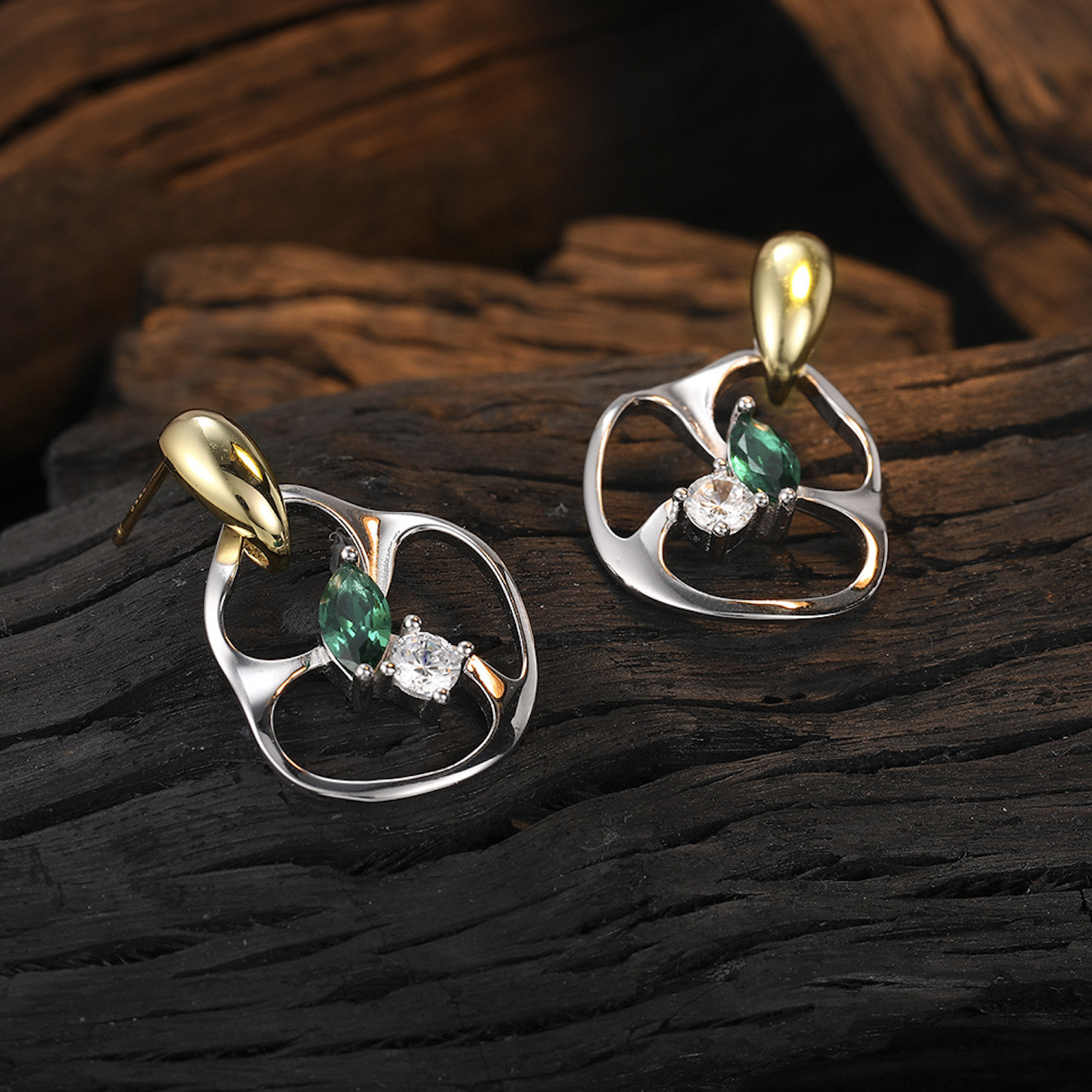 Aretes De Plata 925 Oro 18k Huggies Zirconias Verdes Mujer.