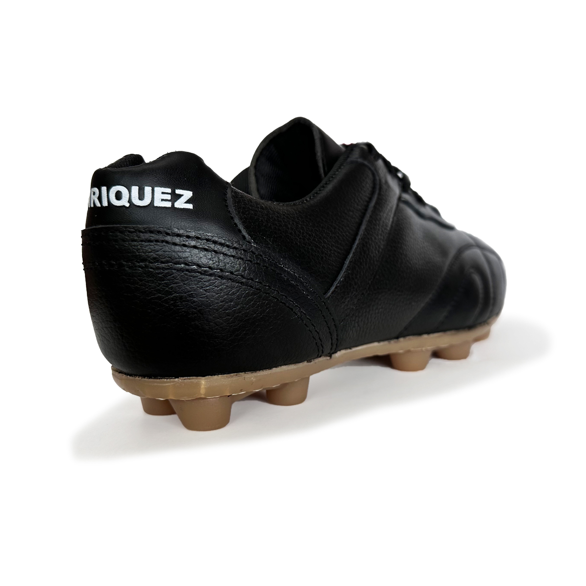 Zapatos de fútbol Tachos FG MANRIQUEZ Choclo Classic Negro.