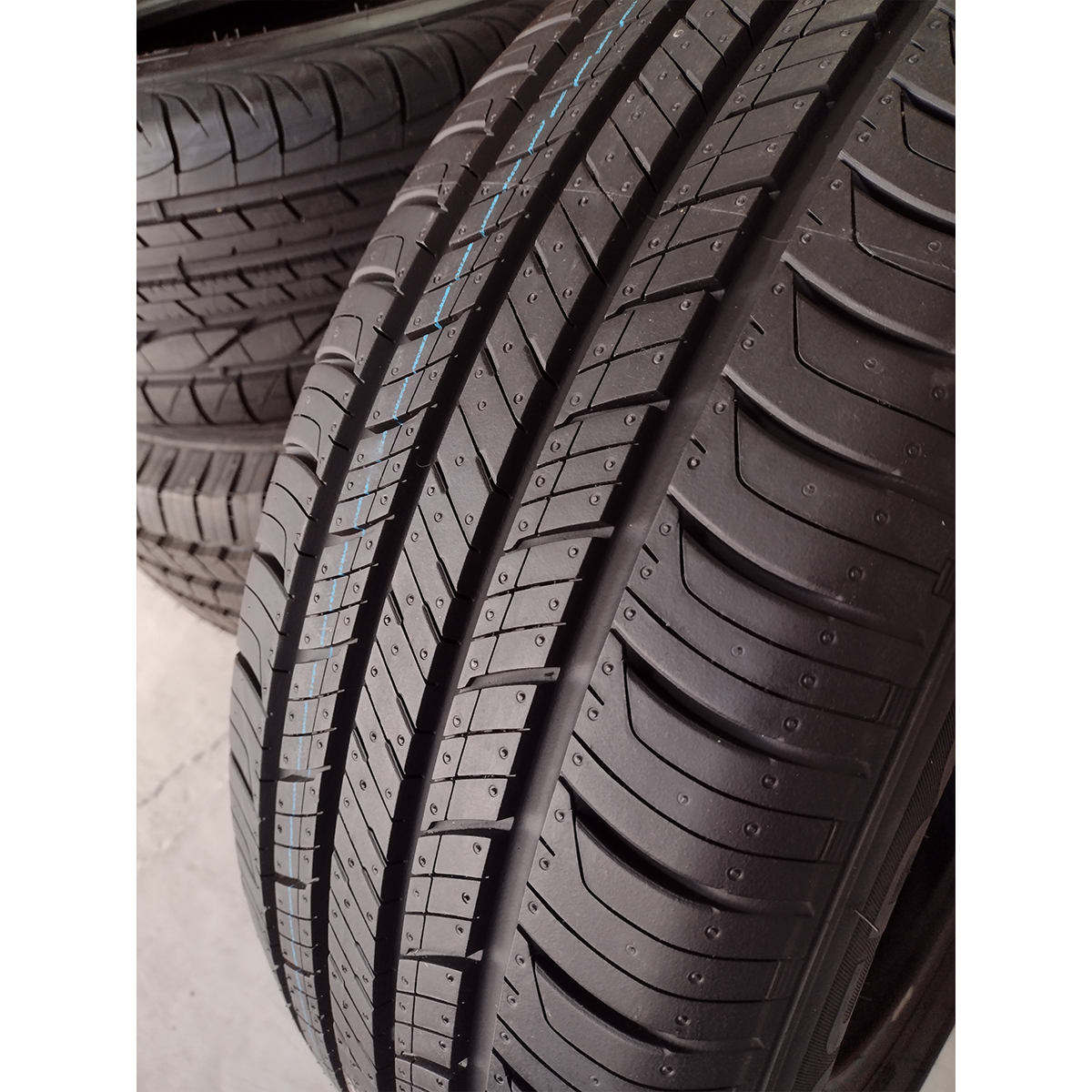 LLANTA 205/55R17 HANKOOK KINERGY GT H436.
