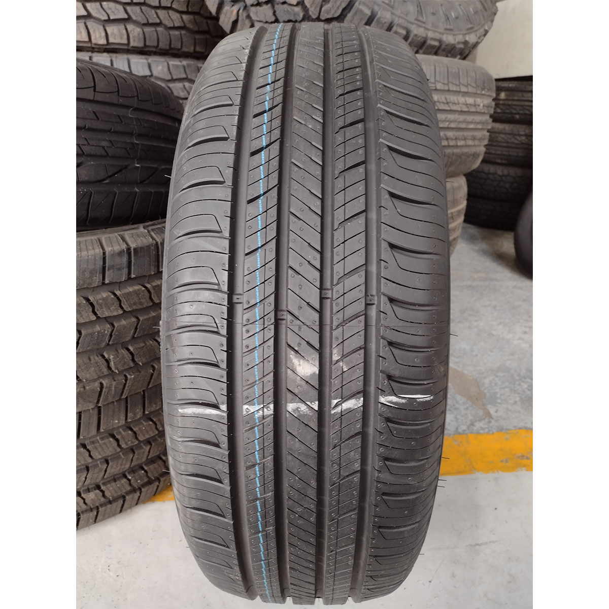 LLANTA 205/55R17 HANKOOK KINERGY GT H436.