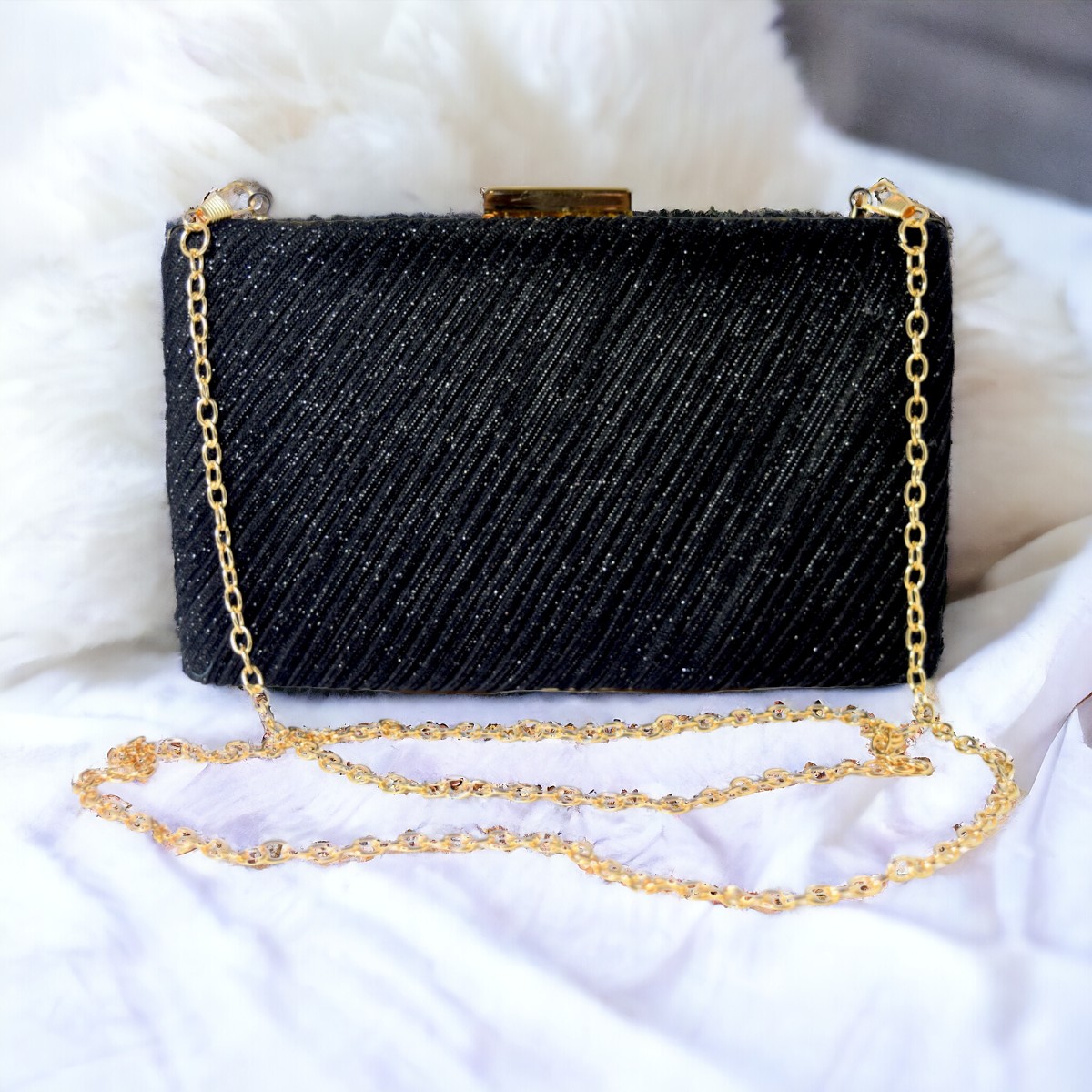 Bolsa Negra para dama fiesta en textil .
