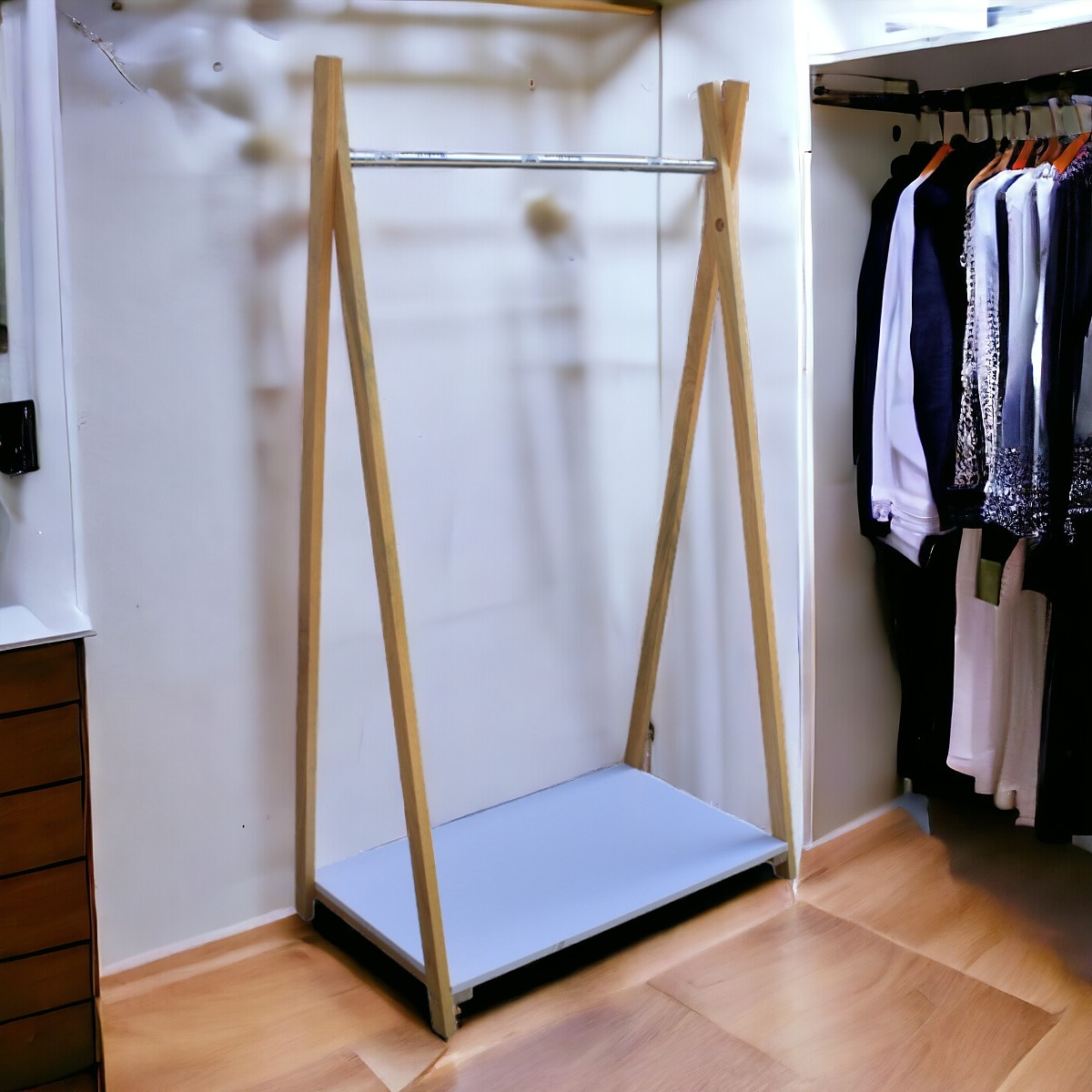 Estante triangular para ropa  multifuncional 