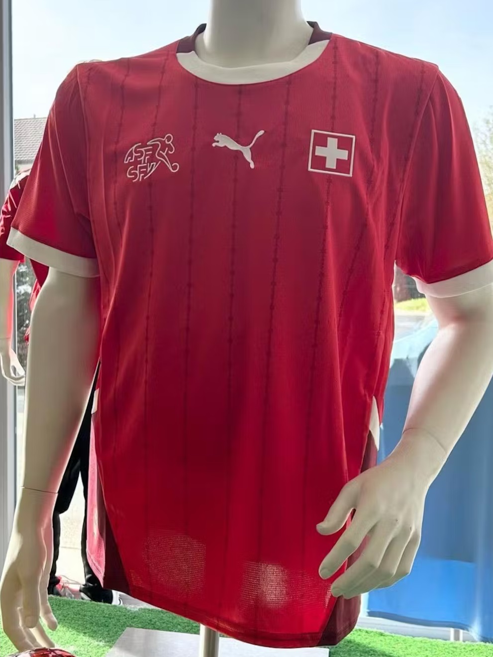 Nuevo! Jersey Suiza Eurocopa 2024/2025 Titular Local Roja Talla S.