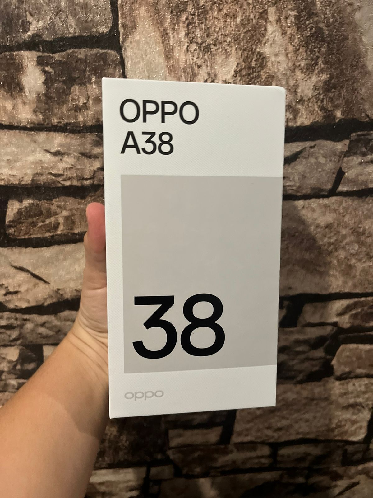 OPPO A38 .