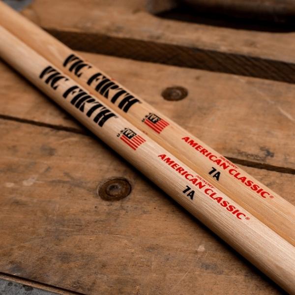 Baquetas Con Punta de Madera 7A Vic Firth American Classic