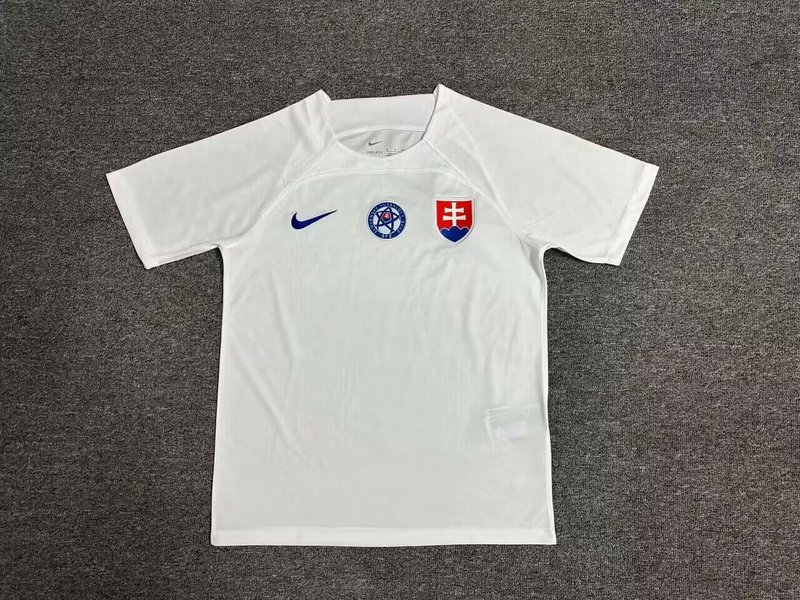 Nuevo! Jersey Eslovaquia Eurocopa 2024/2025 Visita Blanca Talla XL.
