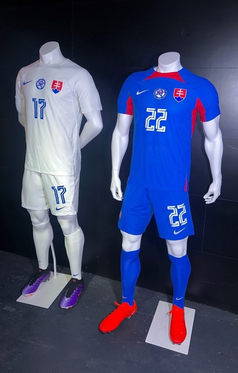 Nuevo! Jersey Eslovaquia Eurocopa 2024/2025 Visita Blanca Talla XL.