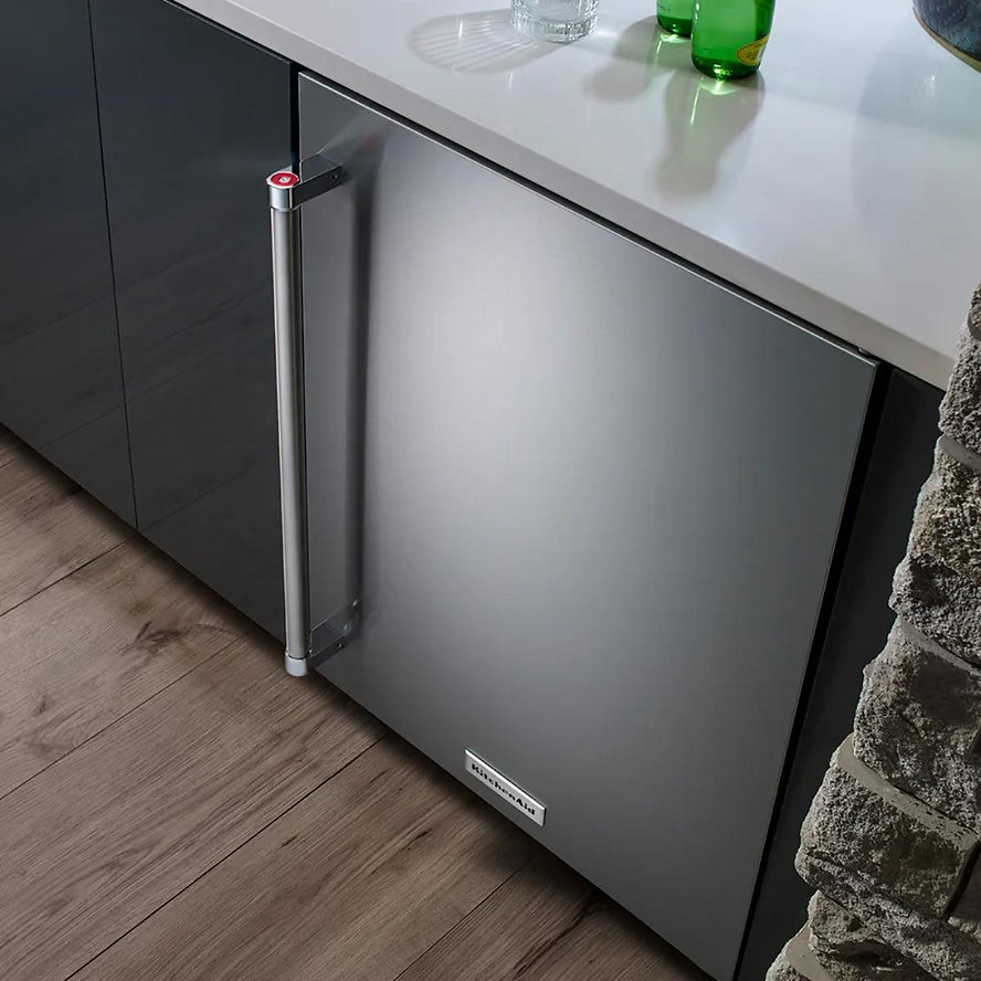 Refrigerador Frigobar KitchenAid KURR114KSB Capacidad 4.9 p³ Metal.