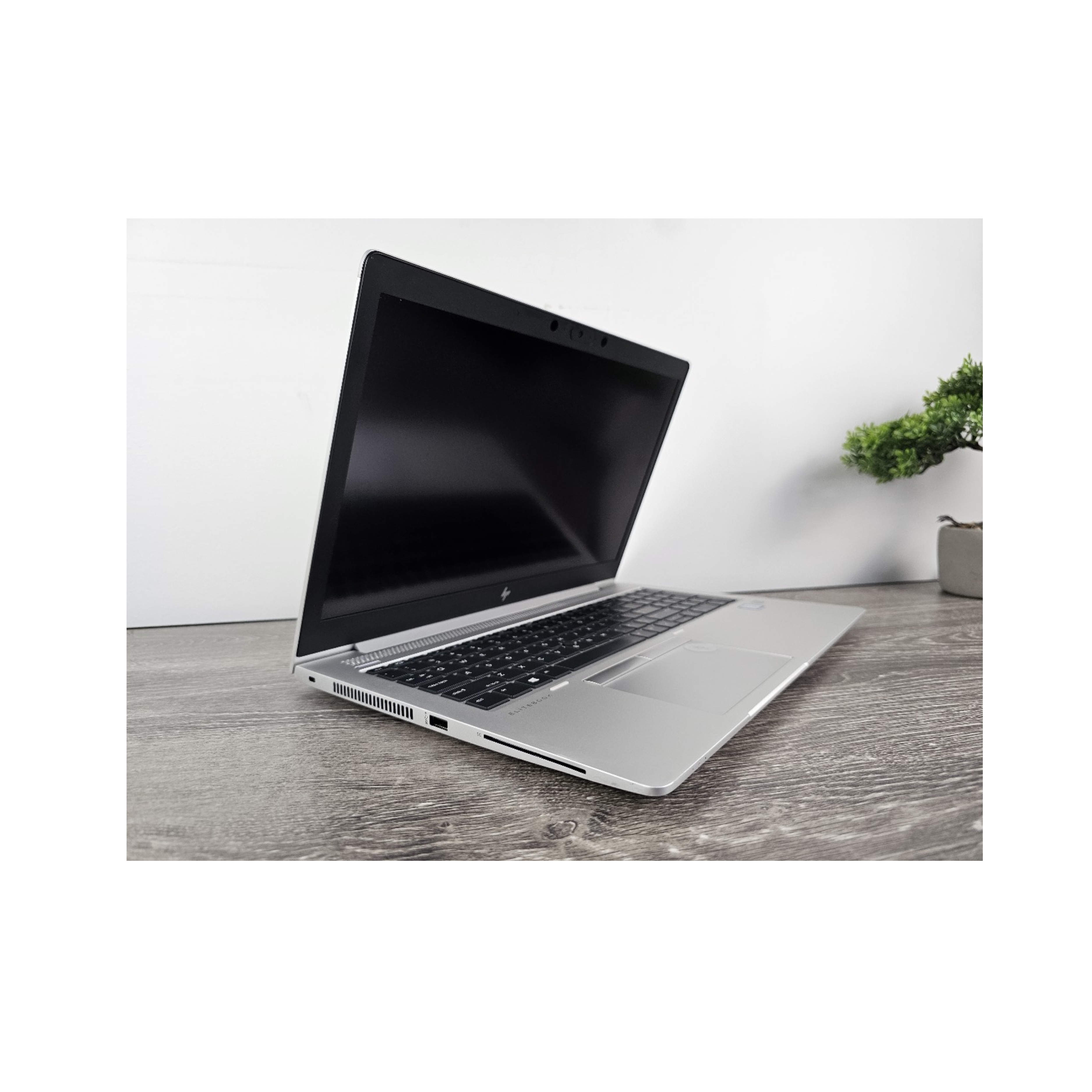 Laptop Hp Elitebook 850 G5/G6 Core I7 8va 16gb RAM 240gb SSD Teclado Extendido.
