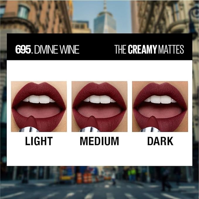A Maybelline Color Sensational Matte Lápiz Labial, color Divine Wine.