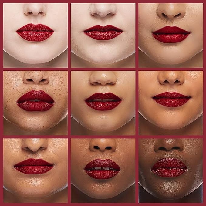 A Maybelline Color Sensational Matte Lápiz Labial, color Divine Wine.