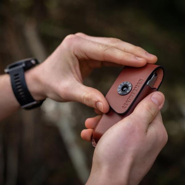 Funda Premium de Piel Ainsworth Vino Leatherman