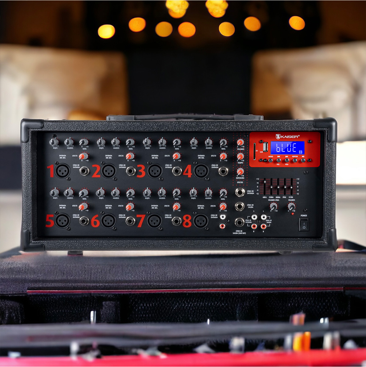 Consola amplificadora 1,800 W PMPO 8 canales con Bluetooth Kaiser MIX-2308DUSB.