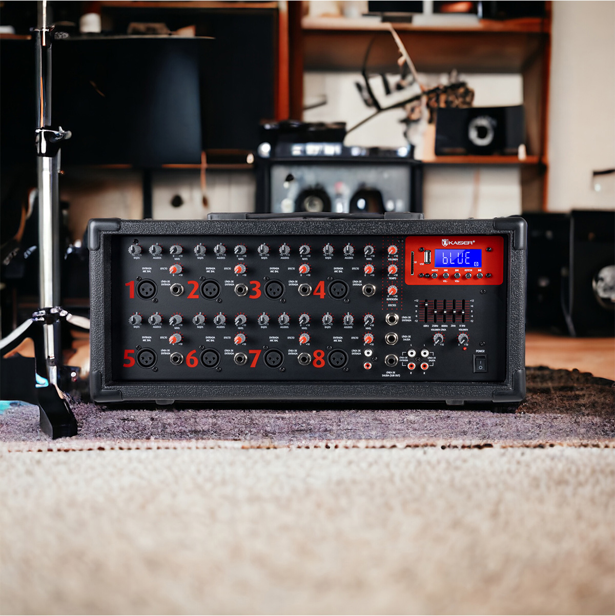 Consola amplificadora 1,800 W PMPO 8 canales con Bluetooth Kaiser MIX-2308DUSB.