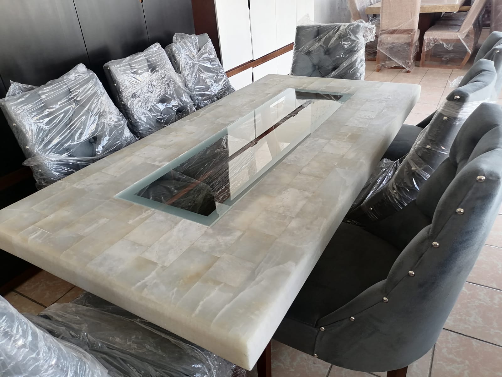 comedor con mesa de onix 8 sillas
