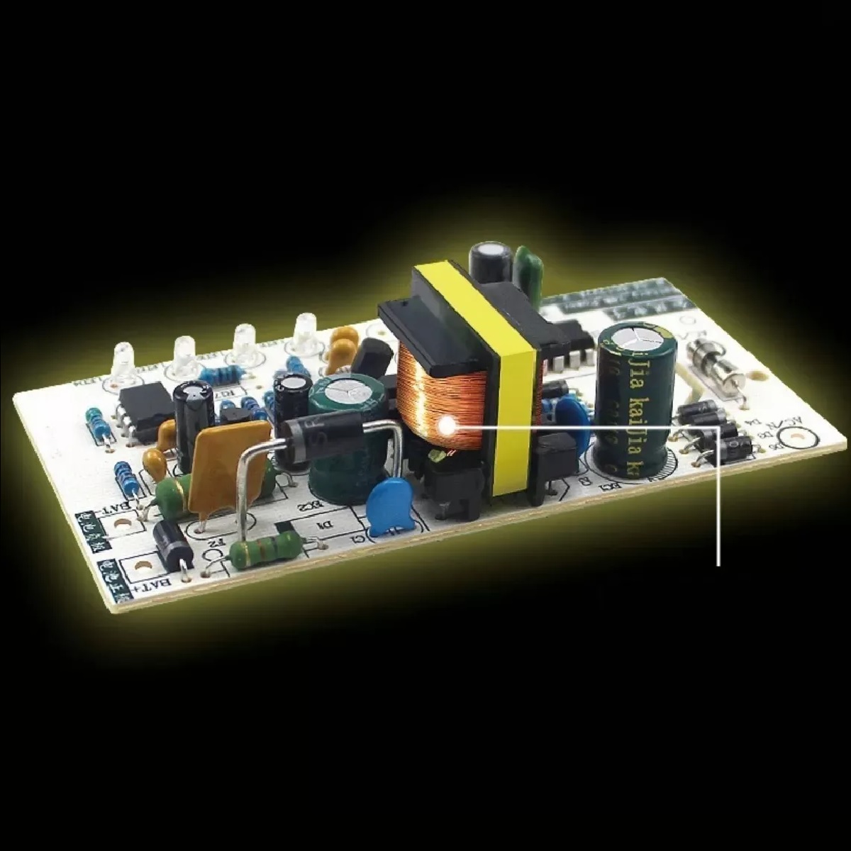 Cargador De Baterías Automotriz Automático Amarillo