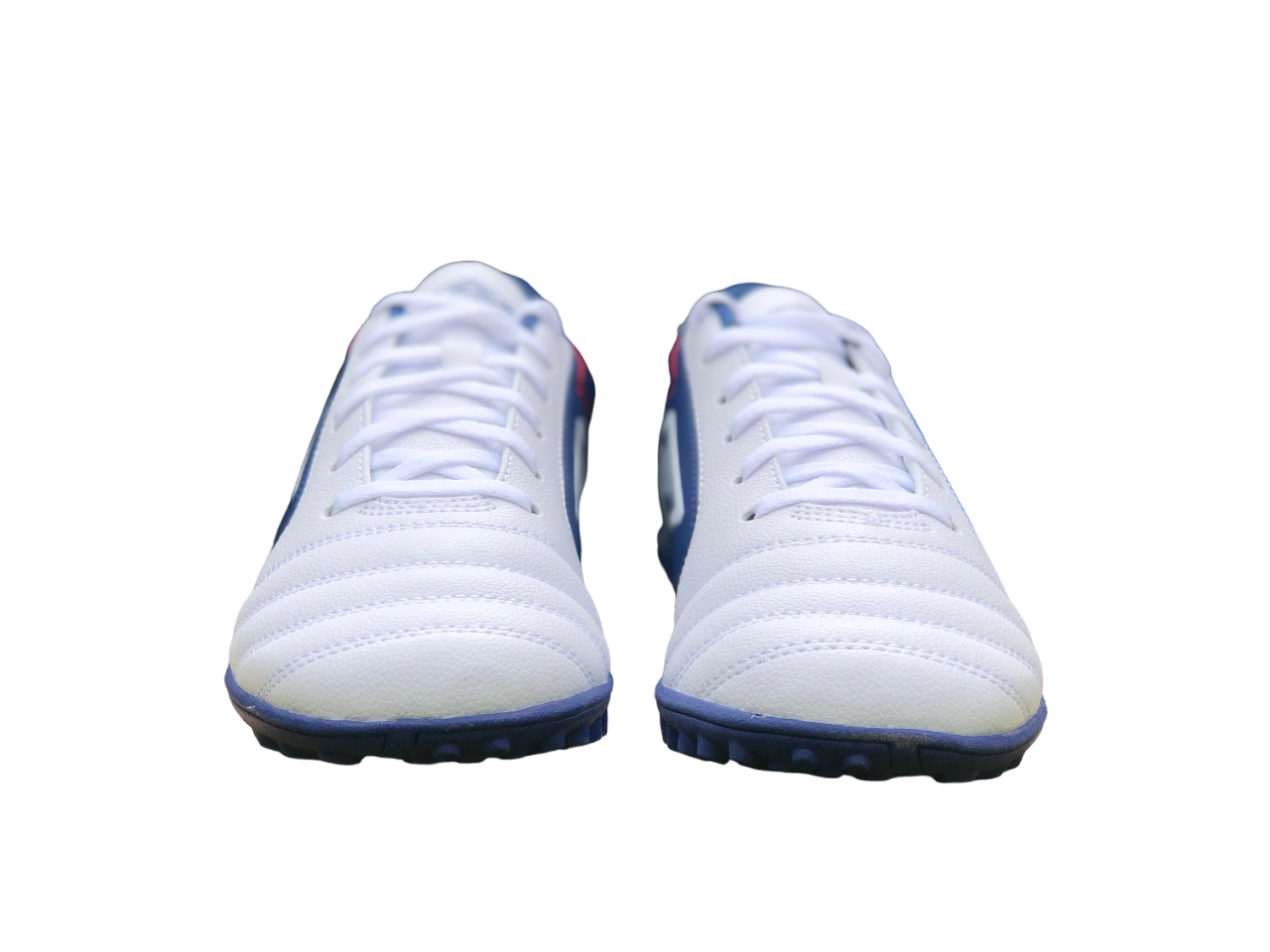 Tenis Umbro Classico XII TF Blanco Multitaco Calzado Fútbol Rápido.