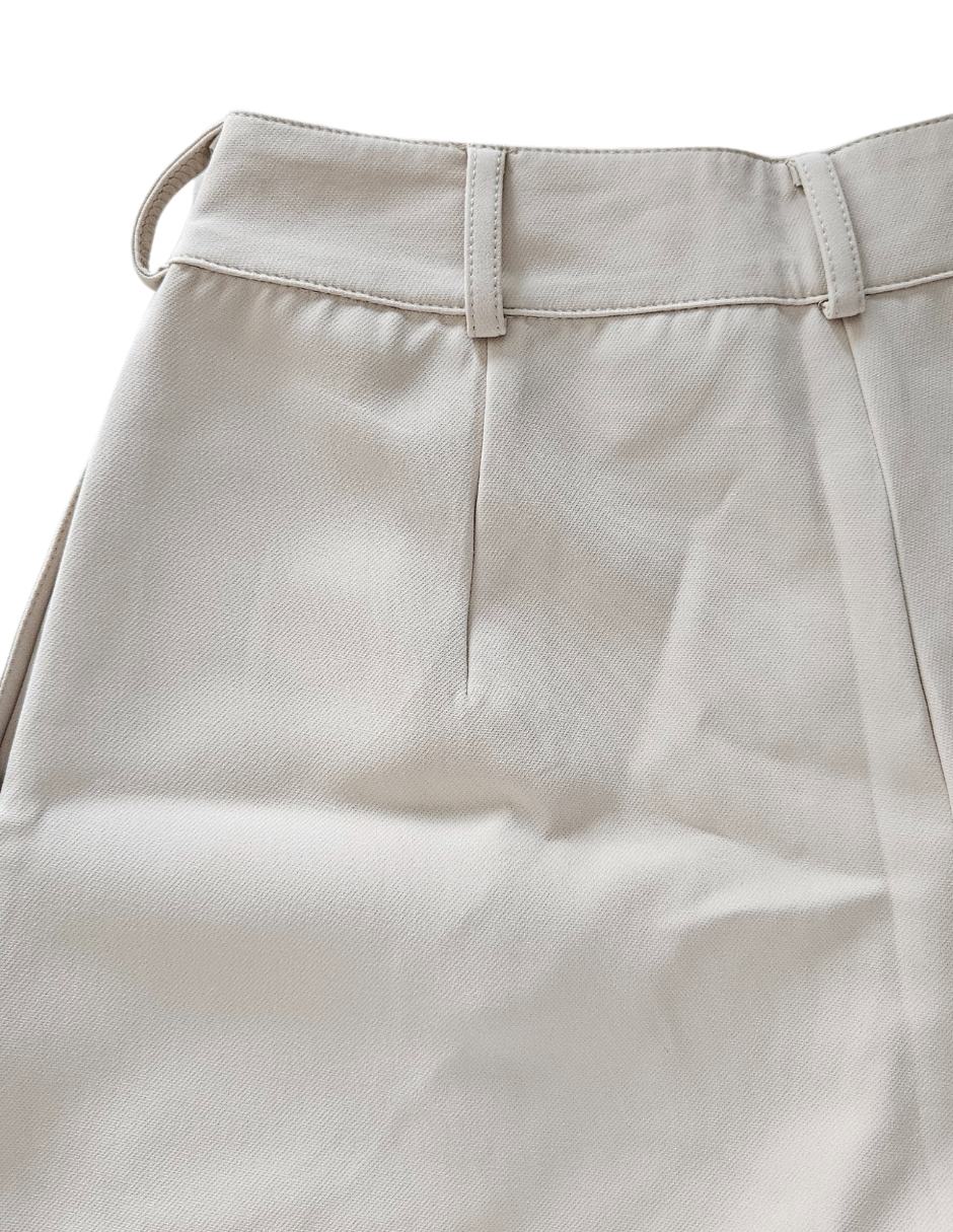 Short Evitha J&B Talla 10 Color Arena.