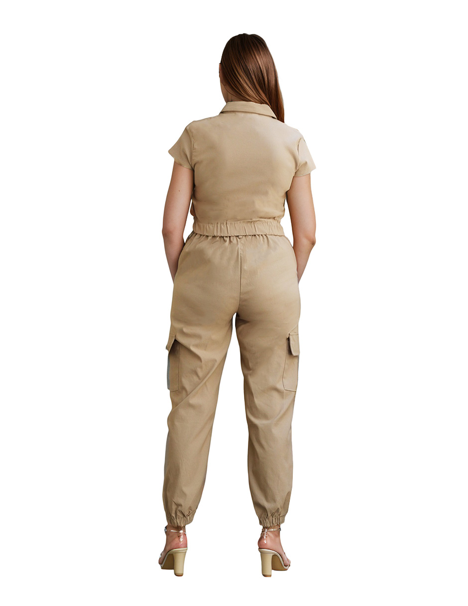 Conjunto de pantalón jogger y blusa cargo Amanda para mujer .