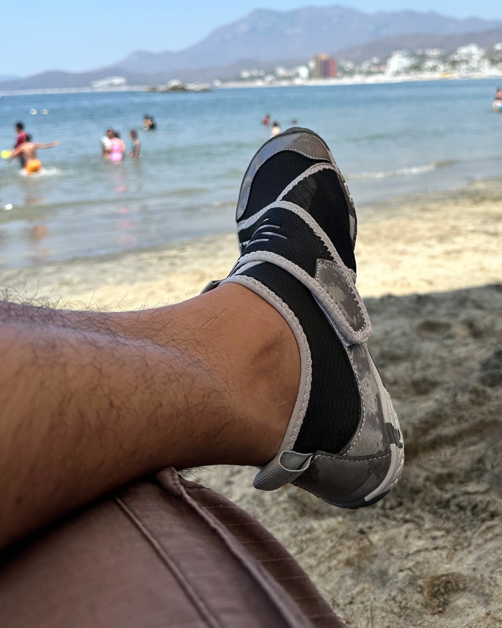 ZAPATOS ACUATICOS Y PARA ACTIVIDADES AL AIRE LIBRE.