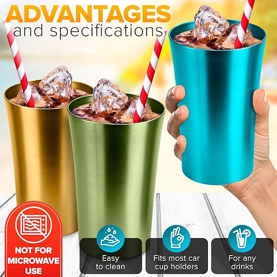 A Conjunto de seis vasos de aluminio anodizado.